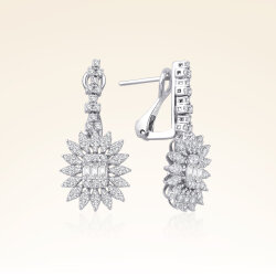 1,06 Karat Pırlantalı Baget Küpe 